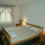 каневи Homestay Momchilovtsi (Smolyan)