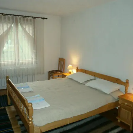 каневи Homestay Momchilovtsi (Smolyan)