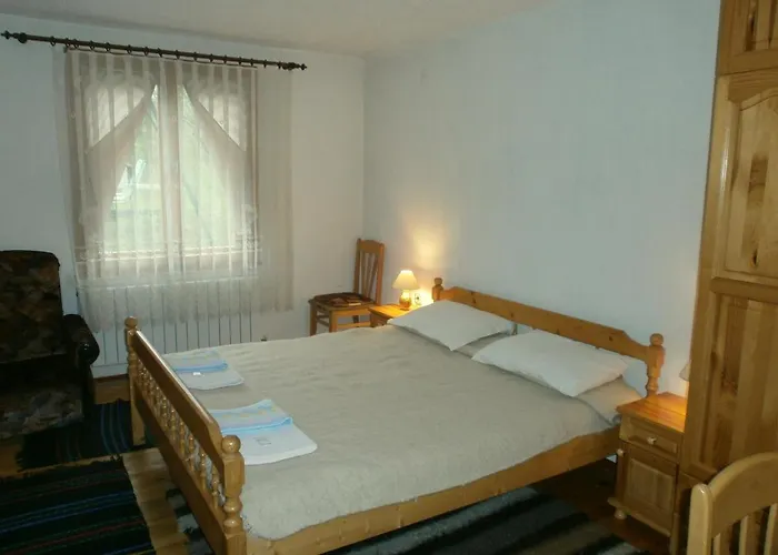 каневи Homestay Momchilovtsi (Smolyan)